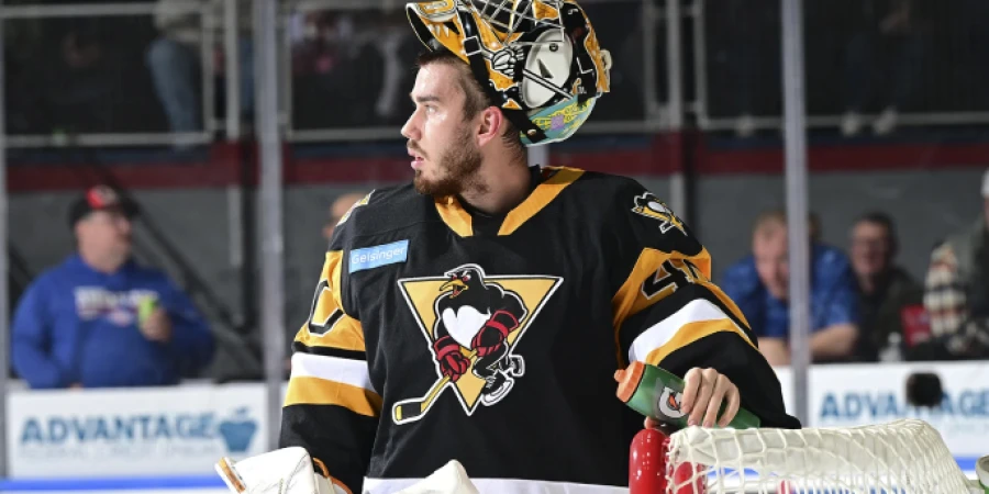 Максим Павленко дебютировал в АХЛ