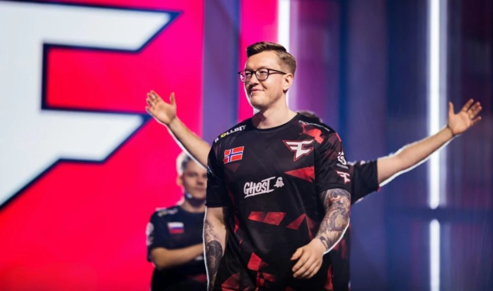 Ховард rain Найгард покинул основной ростер FaZe Clan