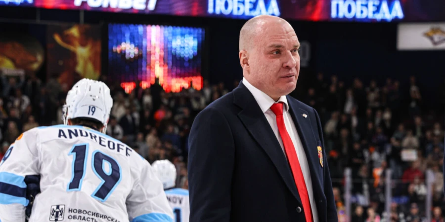 Наставника игроков сборной Казахстана по хоккею оштрафовали за слова о судьях