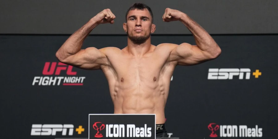 Казахстанский боец Веретенников встретится с американцем на турнире UFC 320