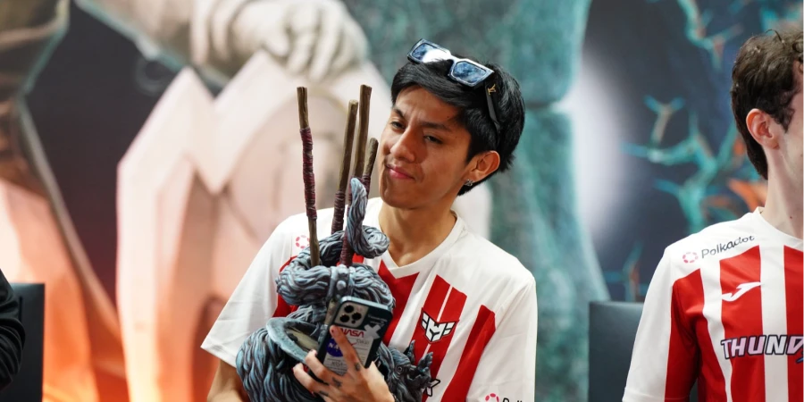 Parker столкнулся с проблемами с перелетом в Румынию