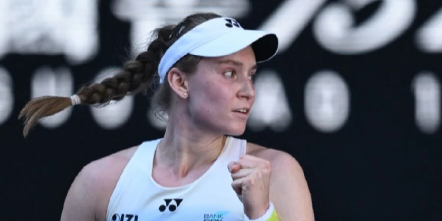 Елена Рыбакина разгромом стартовала на "Мастерсе" в ОАЭ