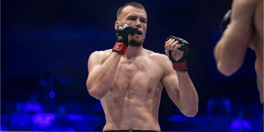 Снявшийся с боя узбек обвинил чемпиона из Казахстана в трусости