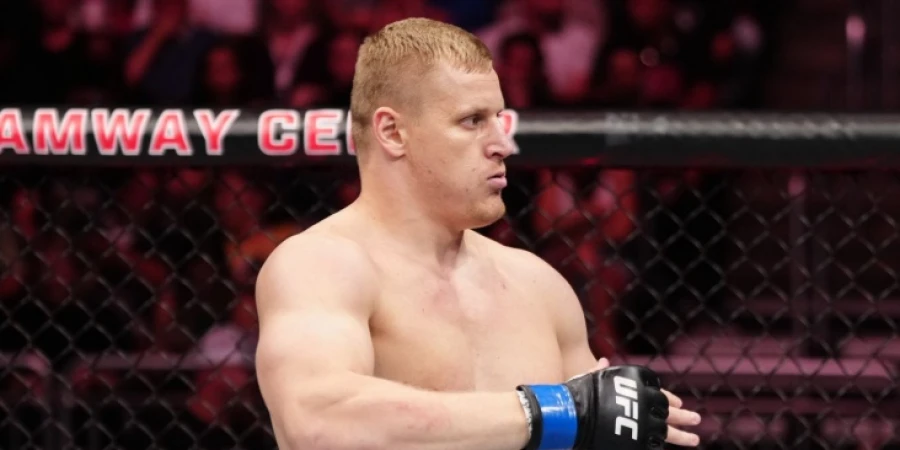 Сергей Павлович быстро расправился с Тейшейрой в UFC. ВИДЕО