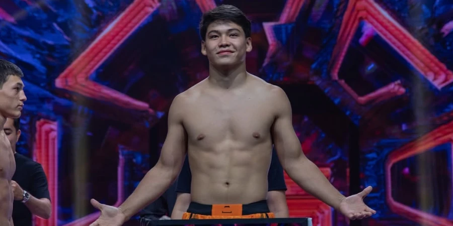 Камолов получил в соперники популярного медиа-файтера из Казахстана