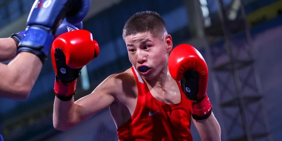 Казахстанские боксеры узнали своих соперников в полуфинале ЧМ-2025