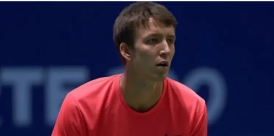 Ломакин Тайбэйдегі турнирдің іріктеуінде ұтылды