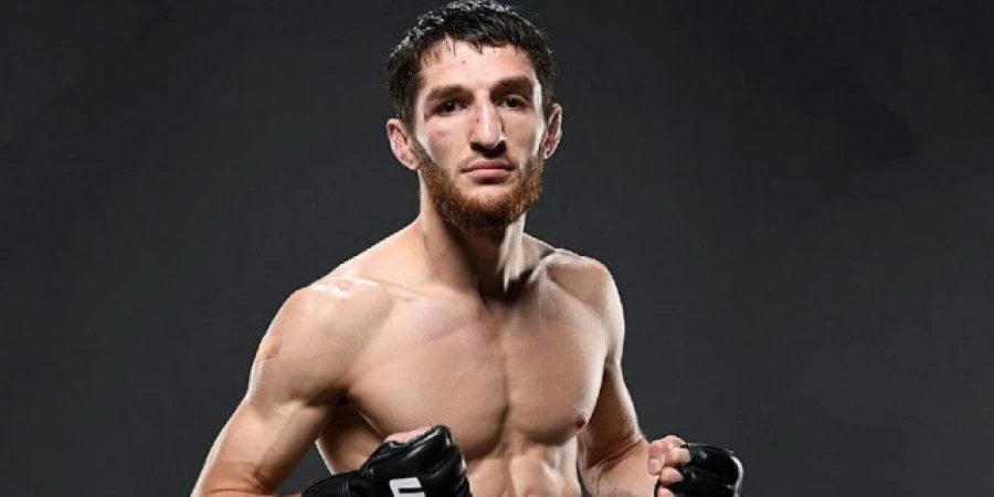 Боец из команды Хабиба, Уланбеков, поднялся в рейтинге UFC после скандальной победы над Максумовым