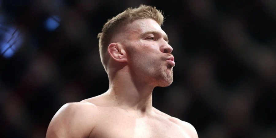 Чемпион UFC отреагировал на роль аутсайдера в бою с Чимаевым