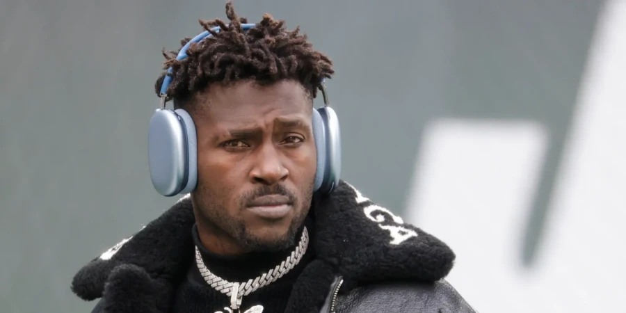 Обвиняемый в стрельбе экс-игрок НФЛ выиграл суд