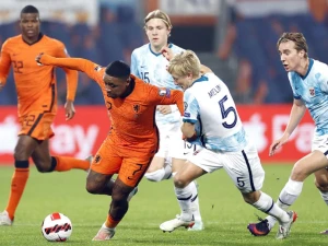 Нидерланды — Норвегия: роскошный товарняк на амстердамской «Йохан Кройф Арене»