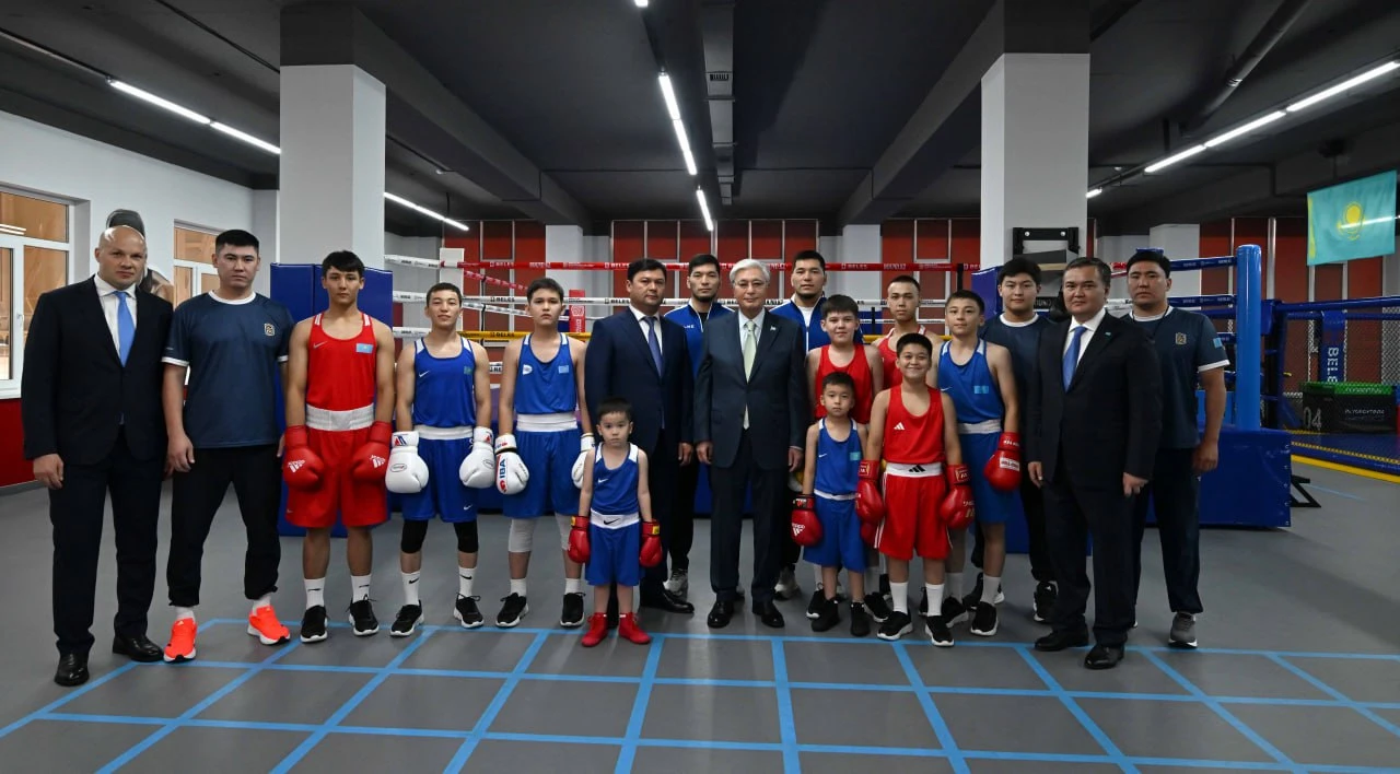Президент осмотрел новый спортивный комплекс и теннисный центр