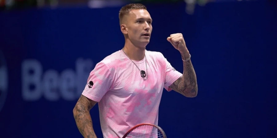 Денис Евсеев Португалиядағы турнирді сәтті бастады