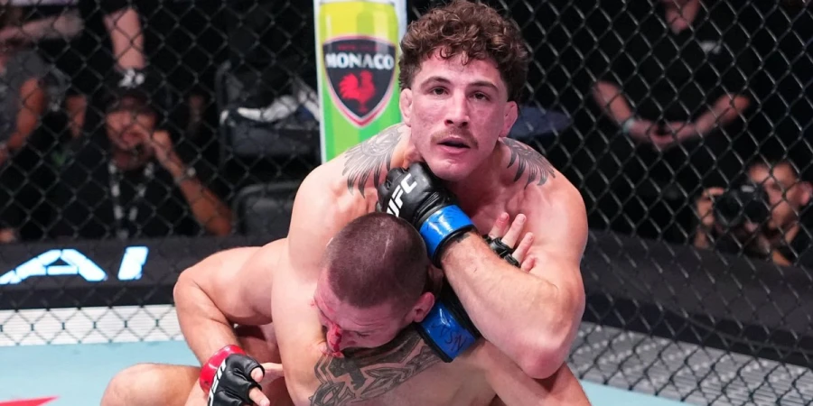 Стали известны обладатели бонусов турнира UFC в Лас-Вегасе