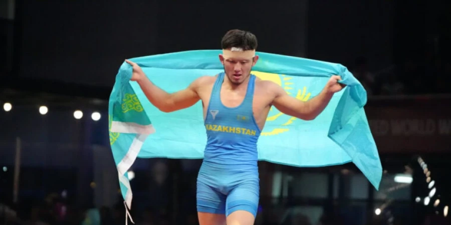 Страшным разгромом завершилась схватка Казахстан - Узбекистан на чемпионате мира по борьбе