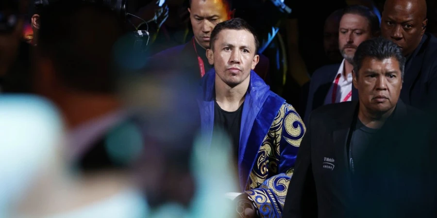 Джеки Чан в казахском чапане: встреча с Головкиным на Олимпиаде вызвала восторг