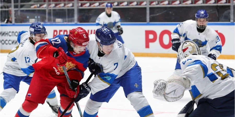 Первый период матча Россия — Казахстан завершился разгромом