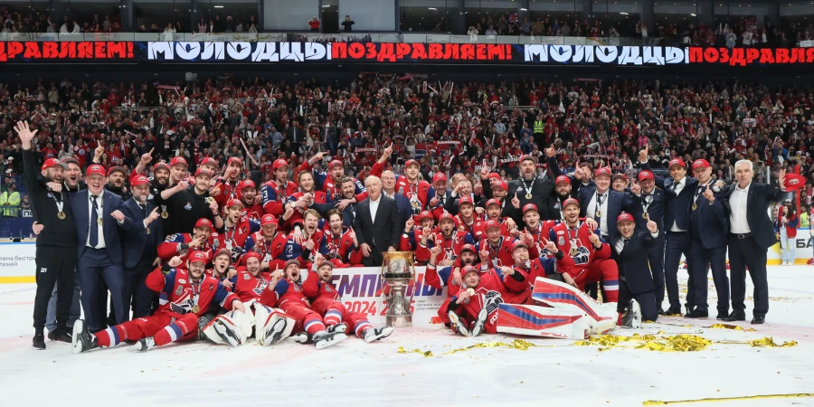 Игроки «Локомотива» получили премии за победу в Кубке Гагарина
