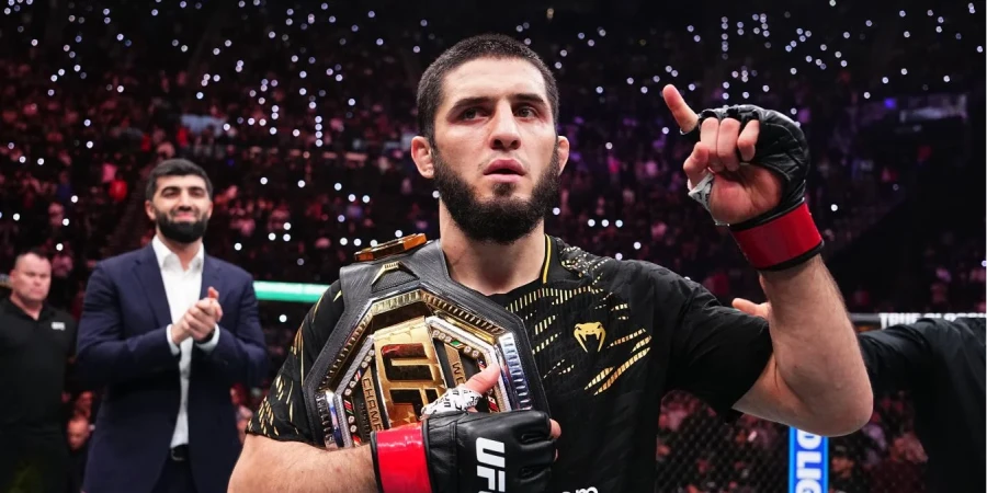 Ислам Махачев назвал бойцов, с которыми пошел бы на уличную драку