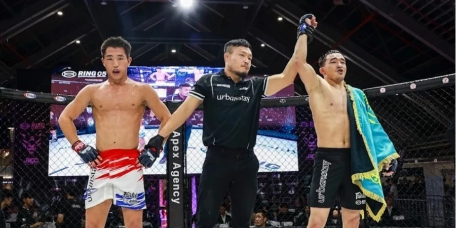 Казахстанский файтер бросает вызов бывшей звезде UFC