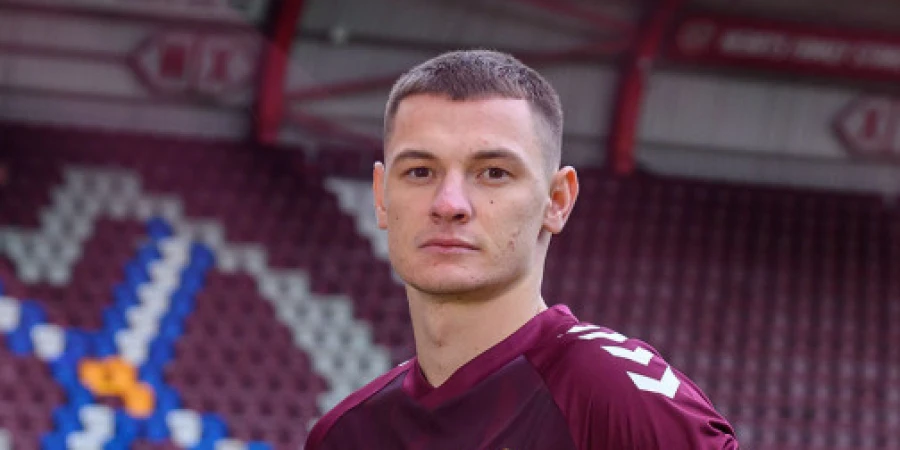 «Хартс» Ислам Чесноковпен бірге сырт алаңда жеңілді