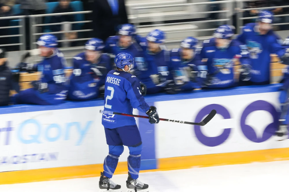 Трио из столичного «Барыса» получило "признание" после матча КХЛ