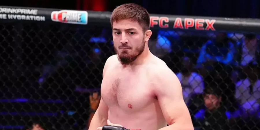 Чеченец убойным нокаутом за 33 секунды дебютировал в UFC. ВИДЕО