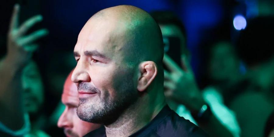 Экс-чемпион UFC назвал нынешнего обладателя титула болтуном