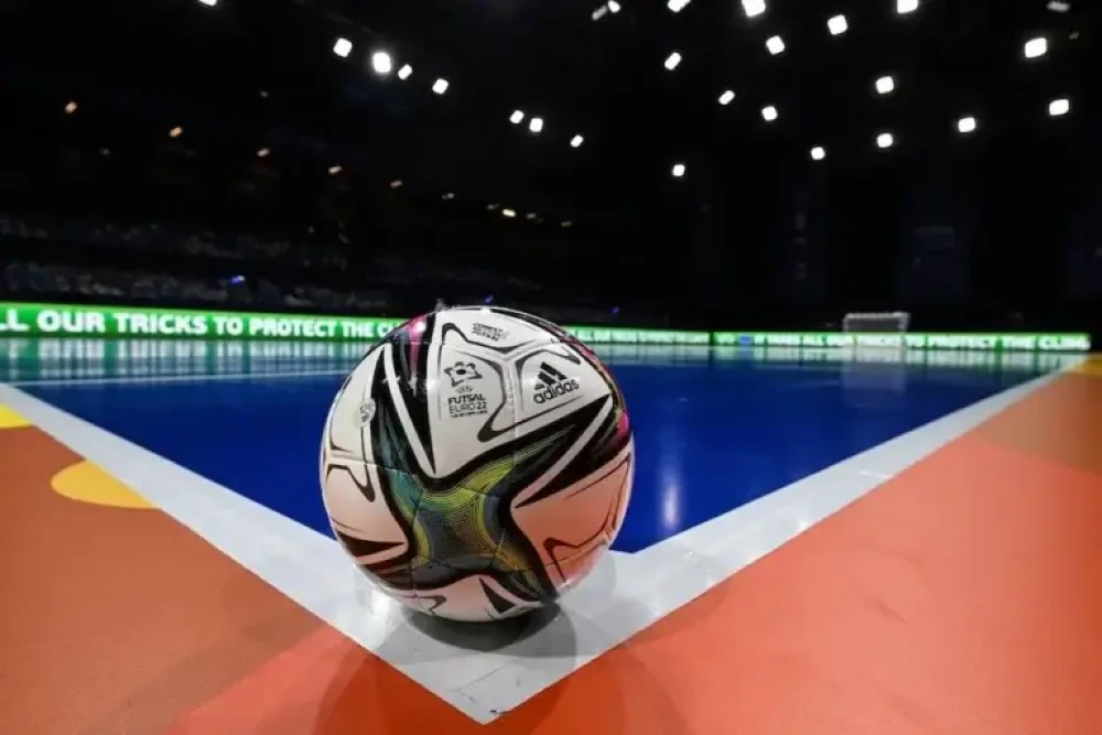 «Каспий» продолжает цепляться за пятерку