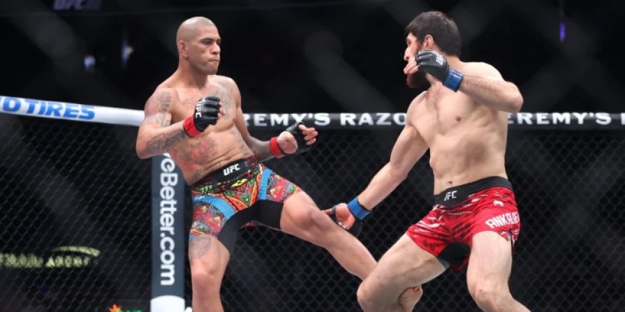 Перейра разнес Анкалаева в первом раунде