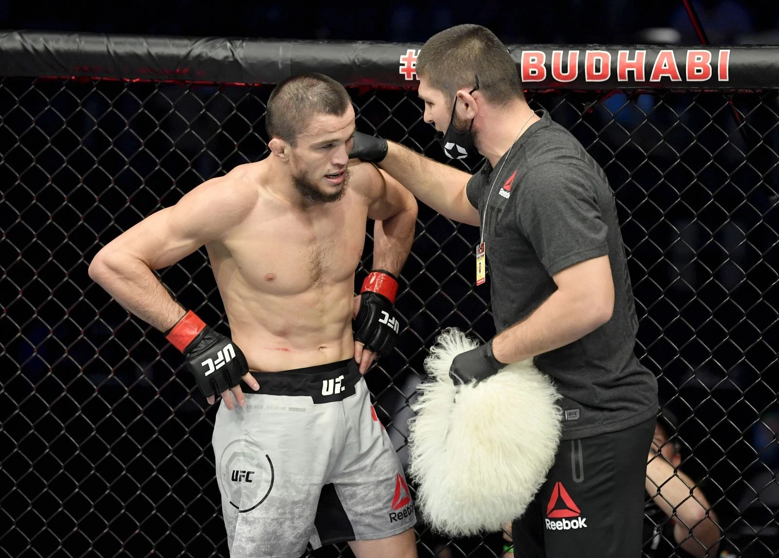 Обидчик казахстанца в UFC поставил цель побить рекорд Хабиба