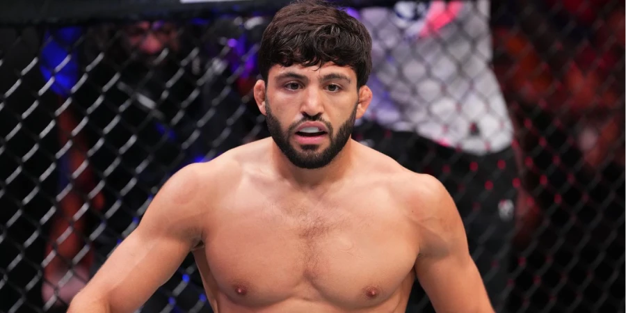 Бывший двойной чемпион UFC чемпион бросил вызов Арману Царукяну