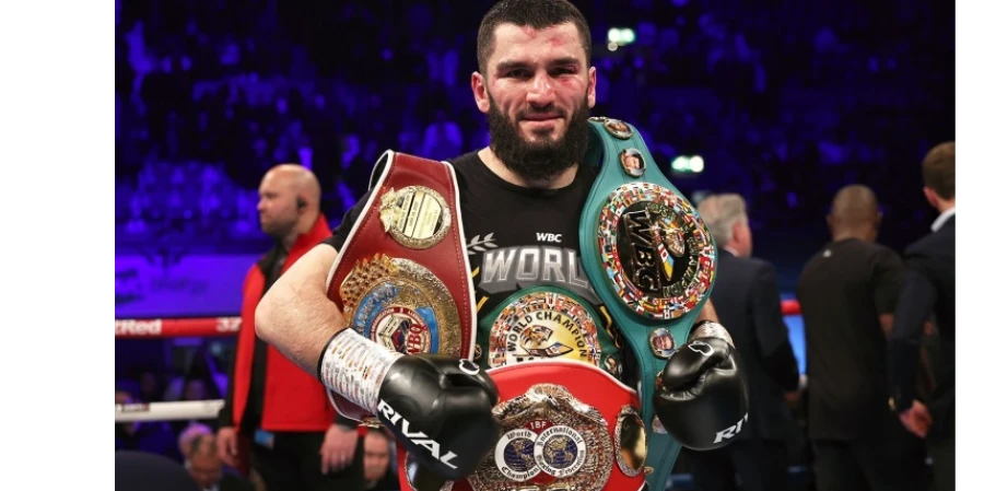 Бетербиев оценил шансы в уличной драке с Хабибом