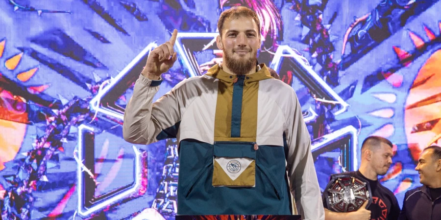 Титул вернулся в Казахстан! Главный бой вечера OCTAGON 92 завершился в первом раунде. ВИДЕО