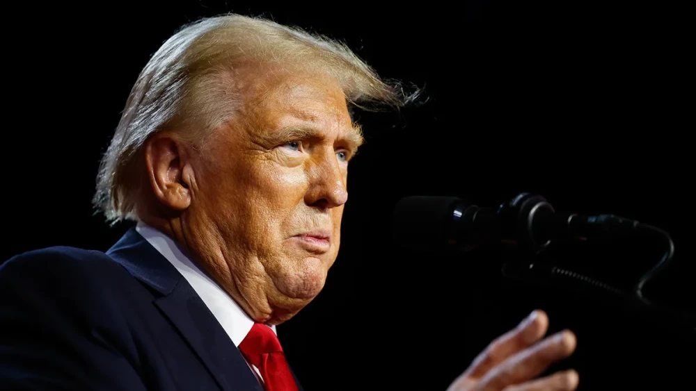 Дональд Трамп принял сборную США по хоккею после победы на Олимпиаде-2026. ВИДЕО