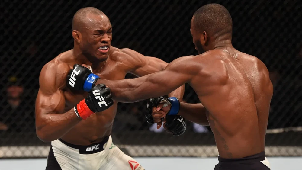 Экс-чемпиону UFC предложили подраться с Дю Плесси вместо Махачева