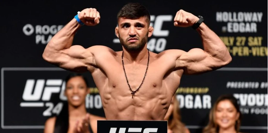 «Ждать Махачева смысла нет»: топовый боец о следующем поединке