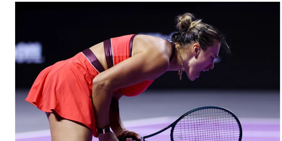 Разгромом завершился матч Арины Соболенко на Итоговом турнире WTA