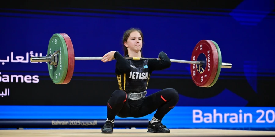 Казахстан взял золото и бронзу на юношеском чемпионате Азии