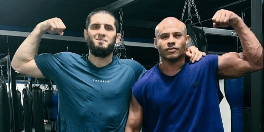 Менеджер Махачева пригрозил раскрыть правду о сорванном бое