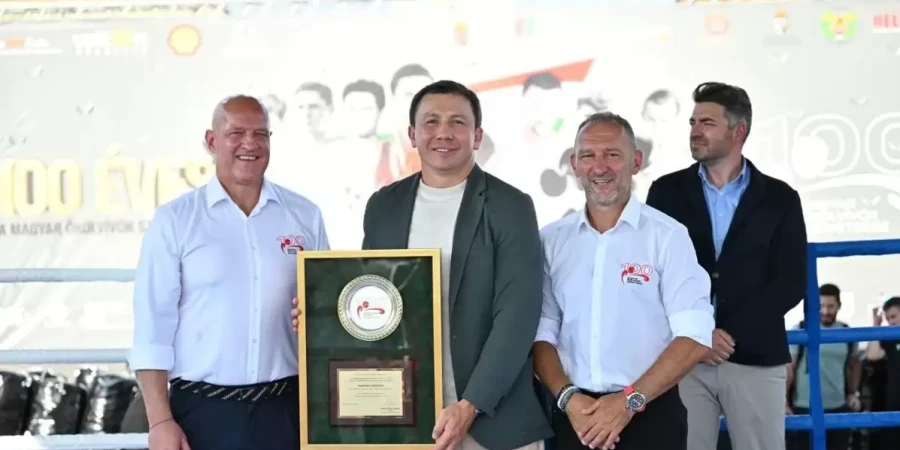 Іс-шара Будапешттегі Батырлар алаңында өтті