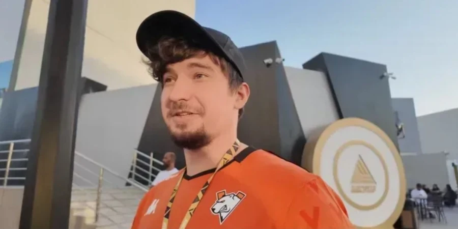 Daxak заявил о слабом понимании Dota 2 у комментаторов BLAST Slam VI