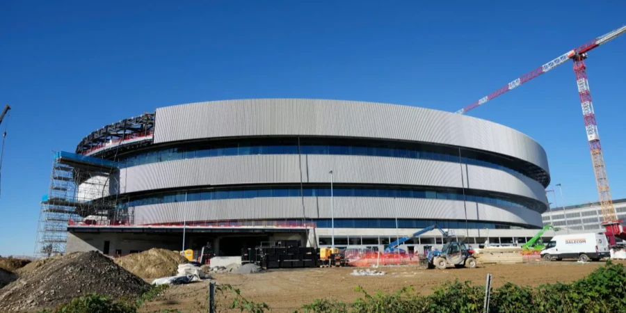 Строительные задержки ставят под удар хоккейные поединки ОИ-2026