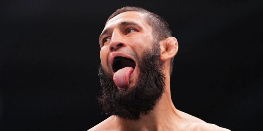 Чимаев потроллил Стрикленда архивным фото перед титульным боем UFC