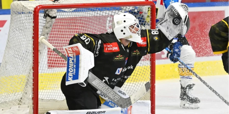 Бывший вратарь «Барыса» затащил матч в Австрийской лиге