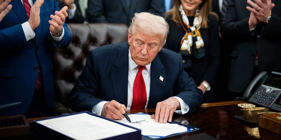 Дана Уайт ответил, посетит ли Трамп титульный бой Махачева на UFC 322