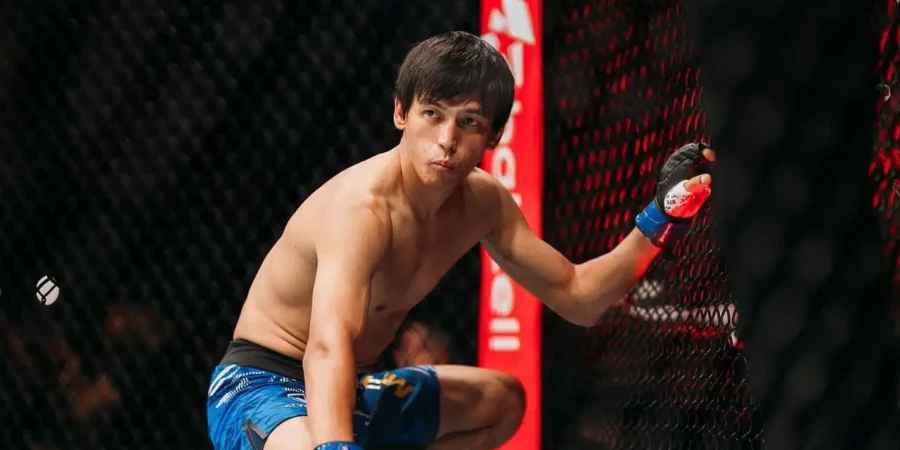 Казахский боец доказал свое превосходство "на поле соперника"