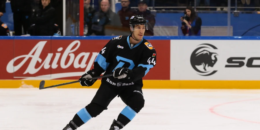 К экс-хоккеисту сборной Казахстана возникли вопросы