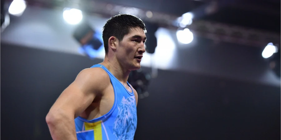 Турсынов уверенно прошел в полуфинал ЧА-2026
