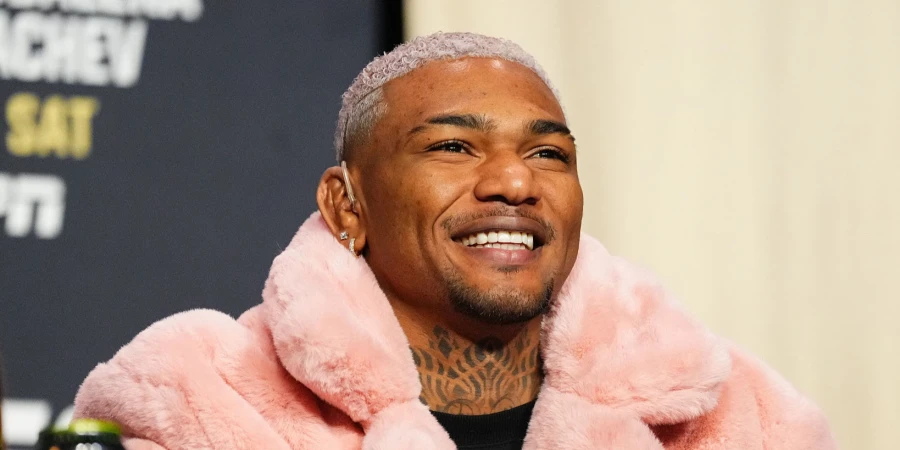 Небитый топовый файтер признался, что будет "страховать" мега-бой в UFC